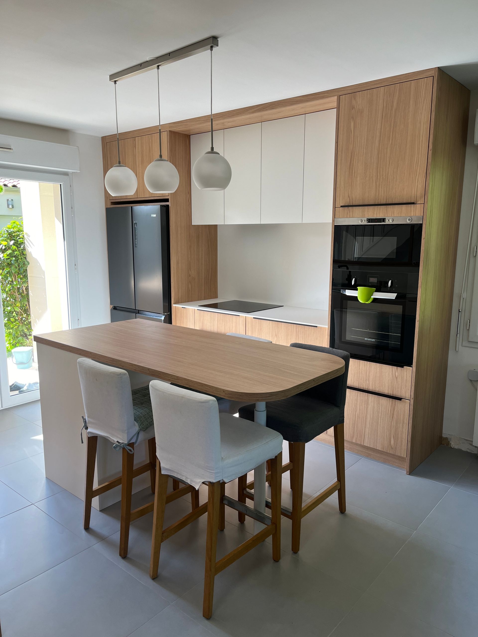 Cuisine avec table centrale