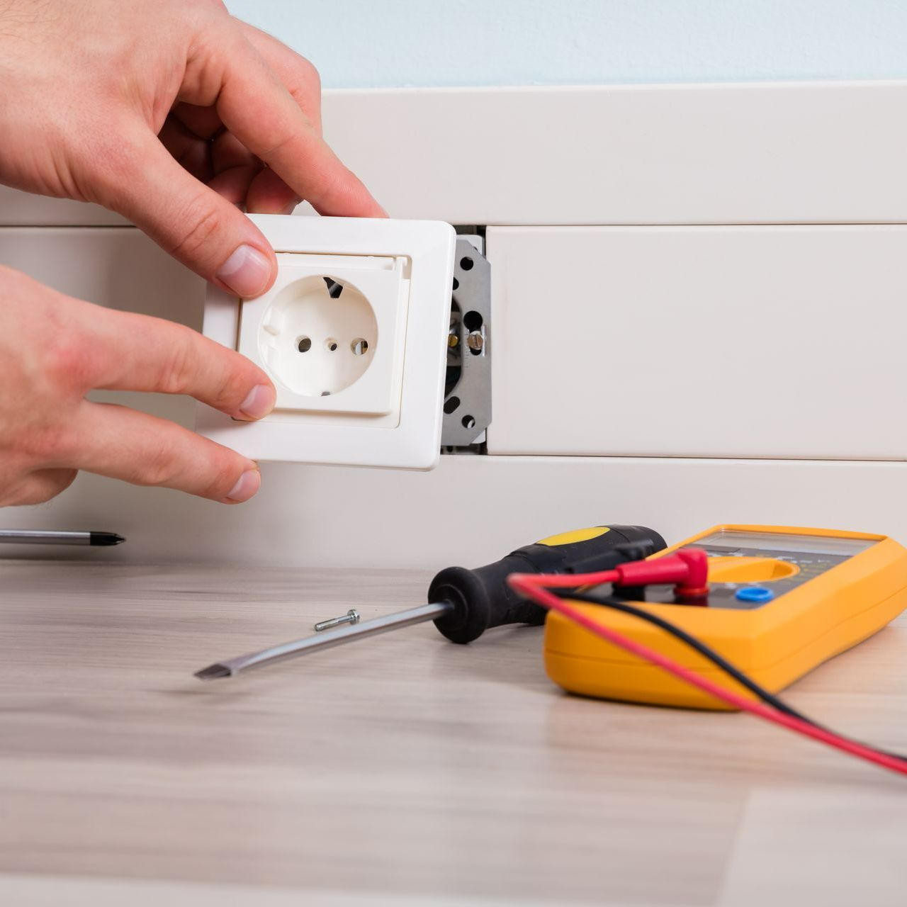 Branchement d'une prise électrique