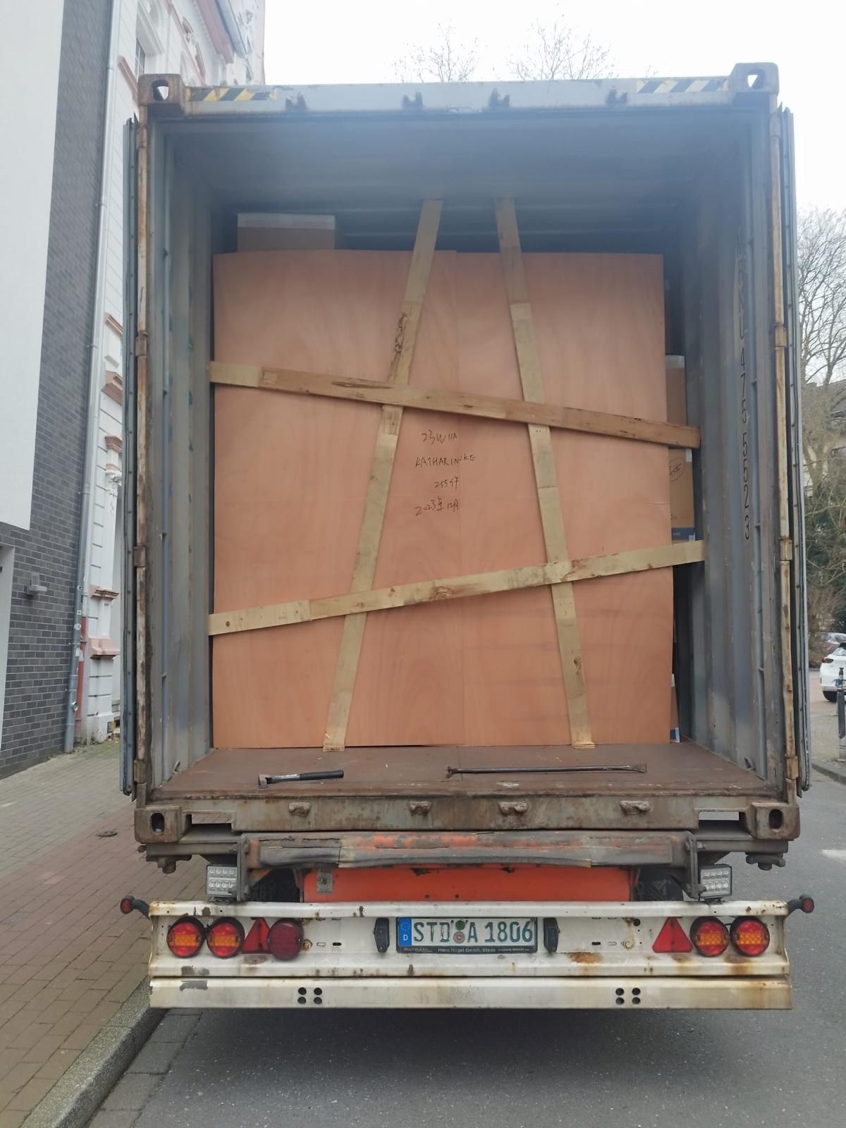 Innenansicht LKW beladen