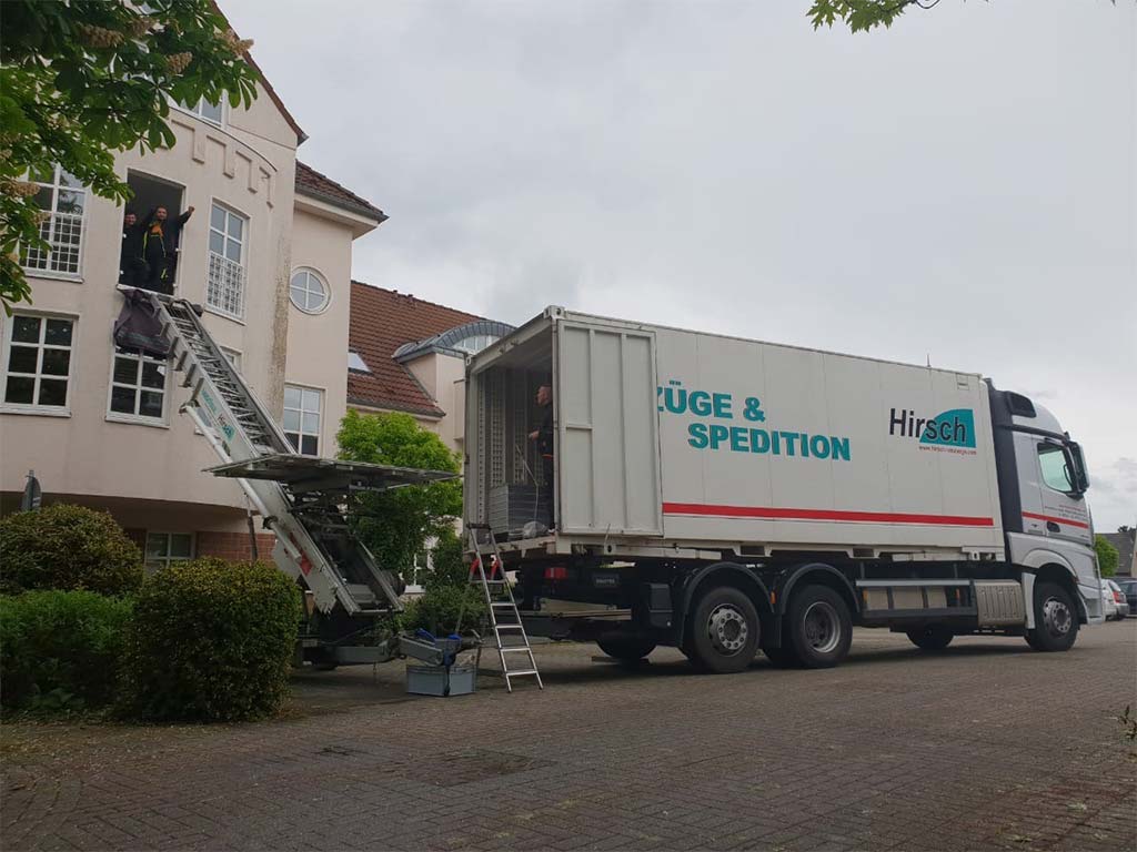 Außenaufzug Umzug Spedition Hirsch