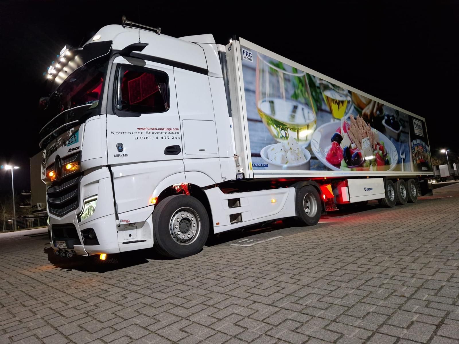 Kühltransporter von schräg Vorne