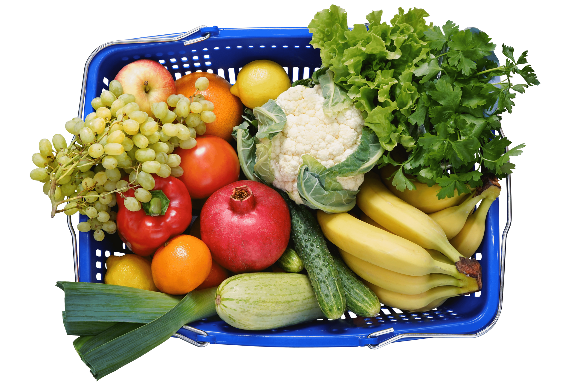 Un panier bleu rempli de fruits et légumes sur fond blanc.