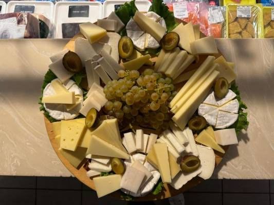 Plateau de fromage à commander au magasin d'alimentation Métraux Gonçalves
