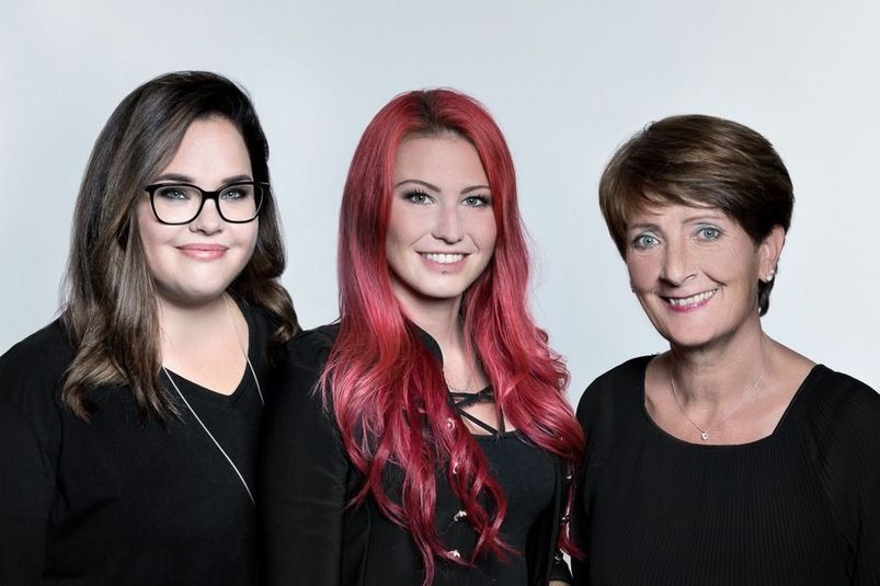 Salon Hübsch GmbH schneidet einen Kurzhaarschnitt