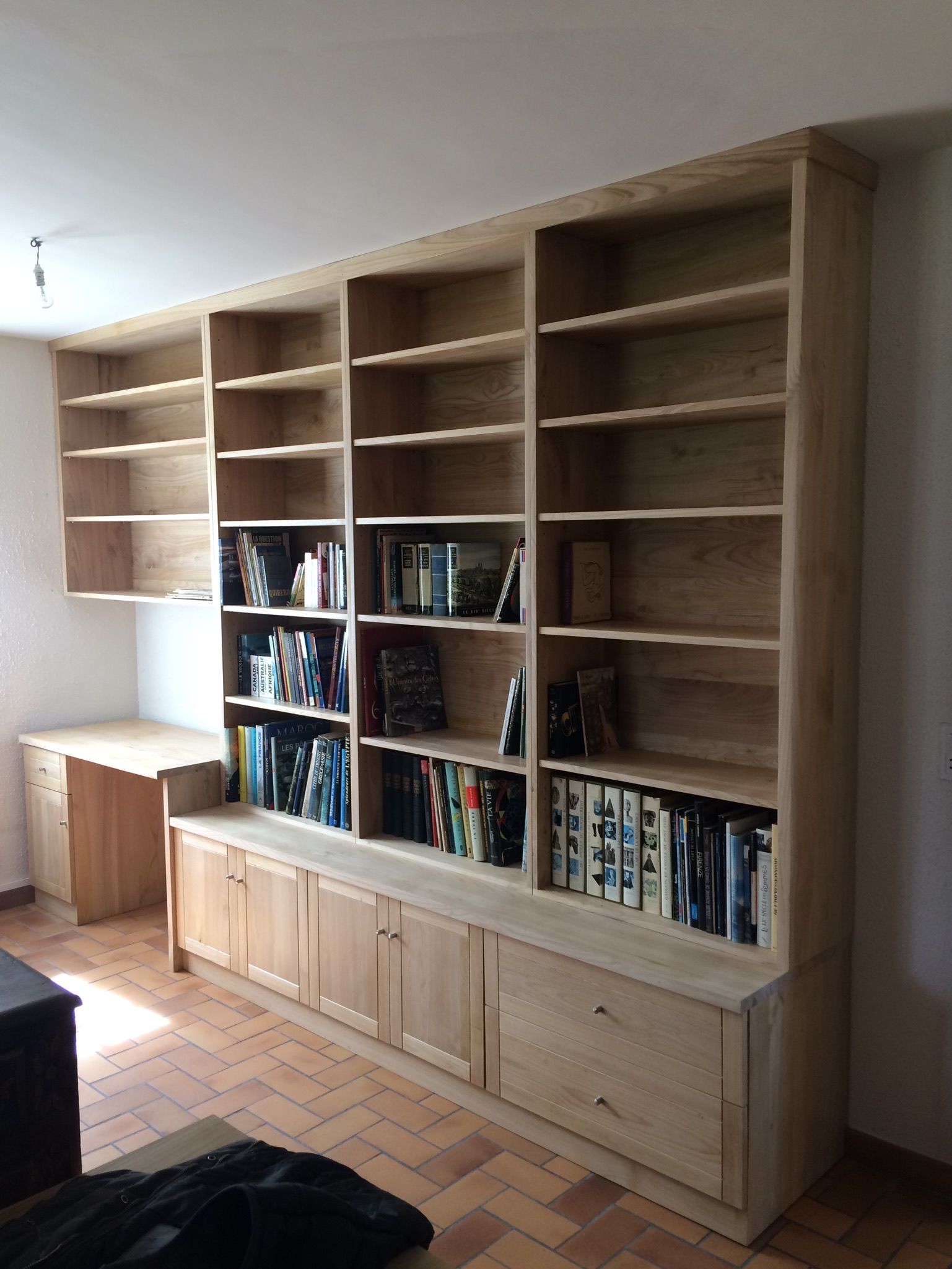 Bibliothèque en chataignier