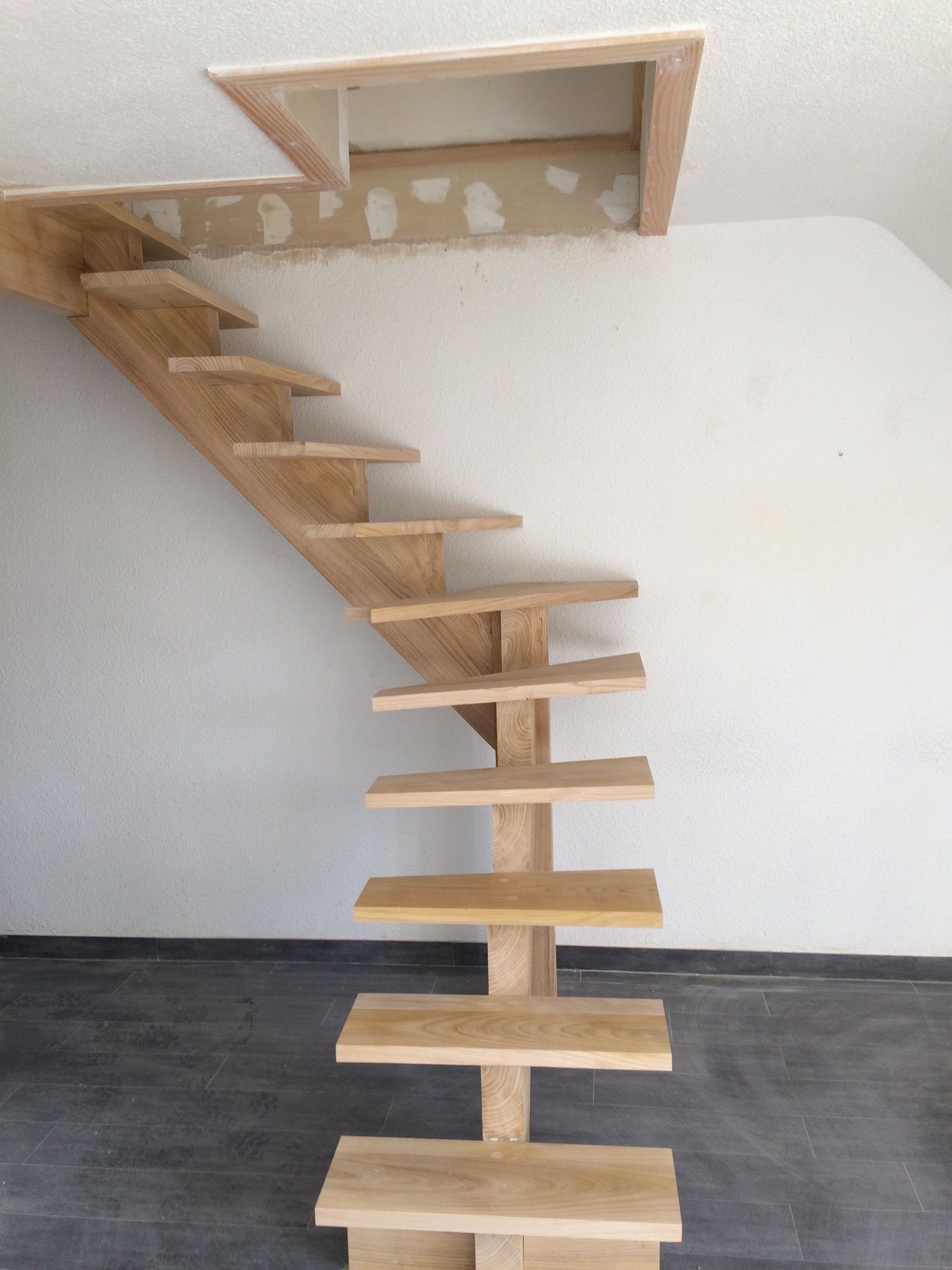 Escalier en cours de montage