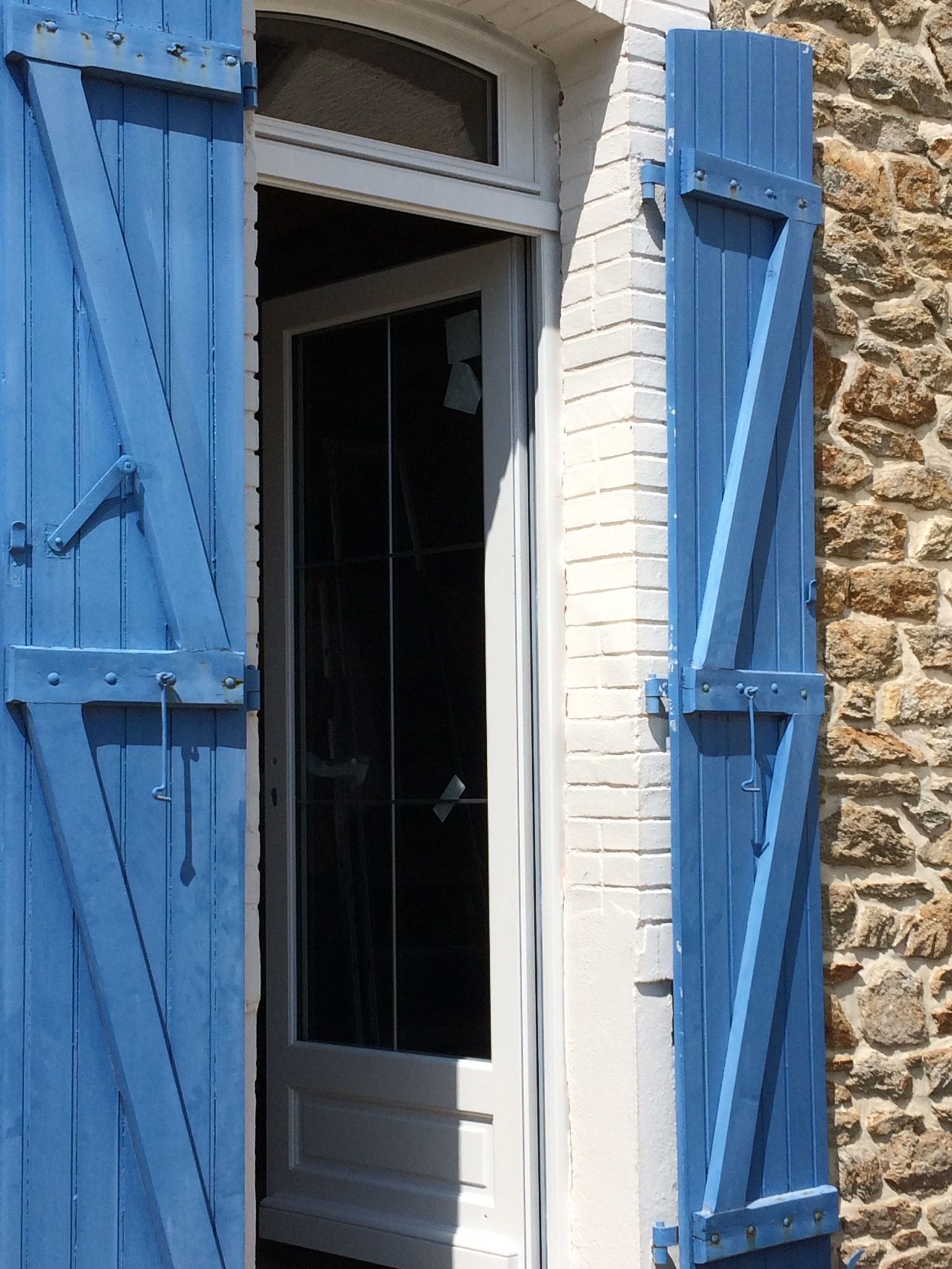 Porte et volet en bois