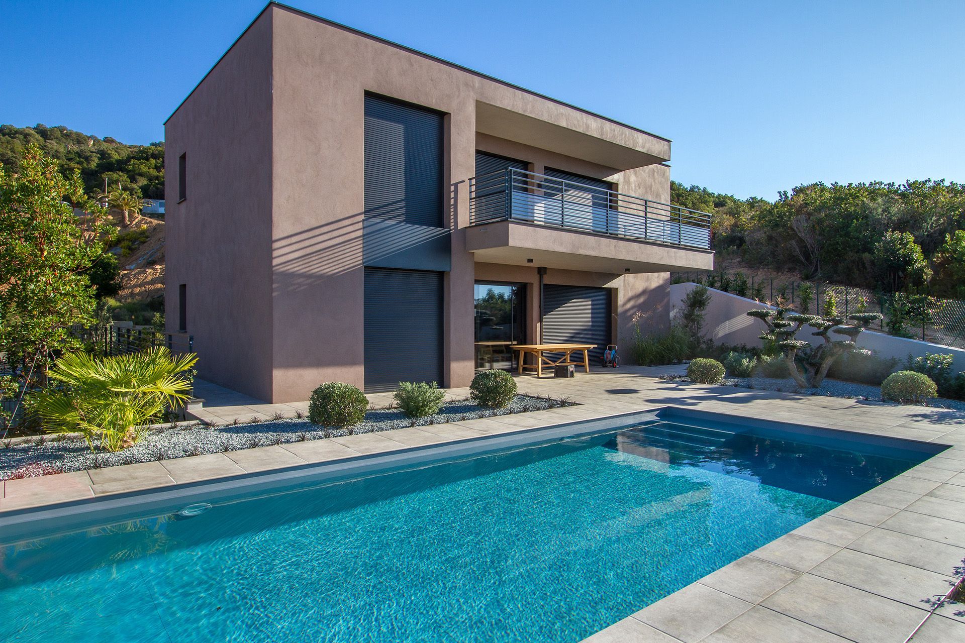 Construction de piscines enterrées ou à débordement