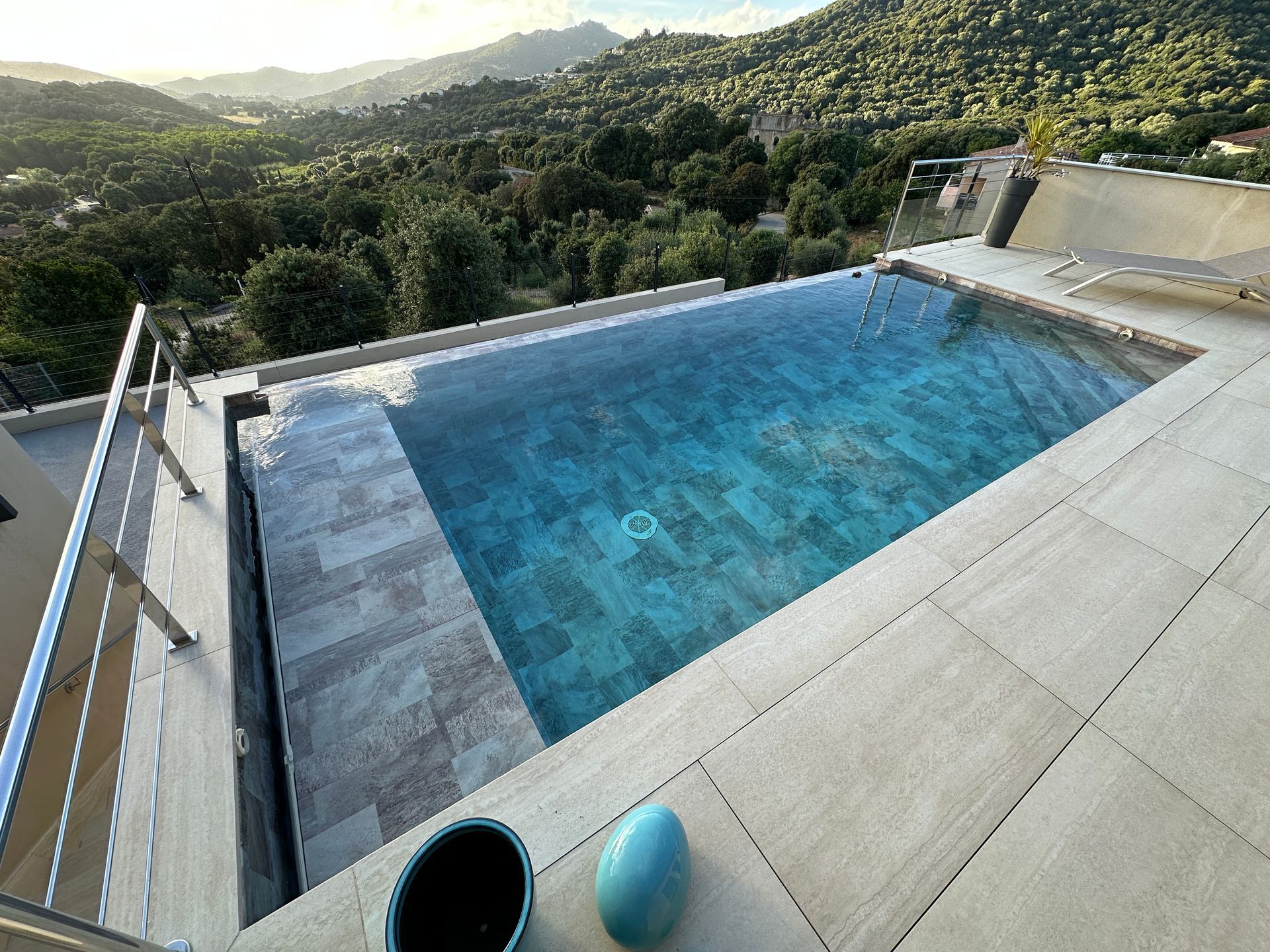 Construction de piscine à débordement - Christophe Sarrazin