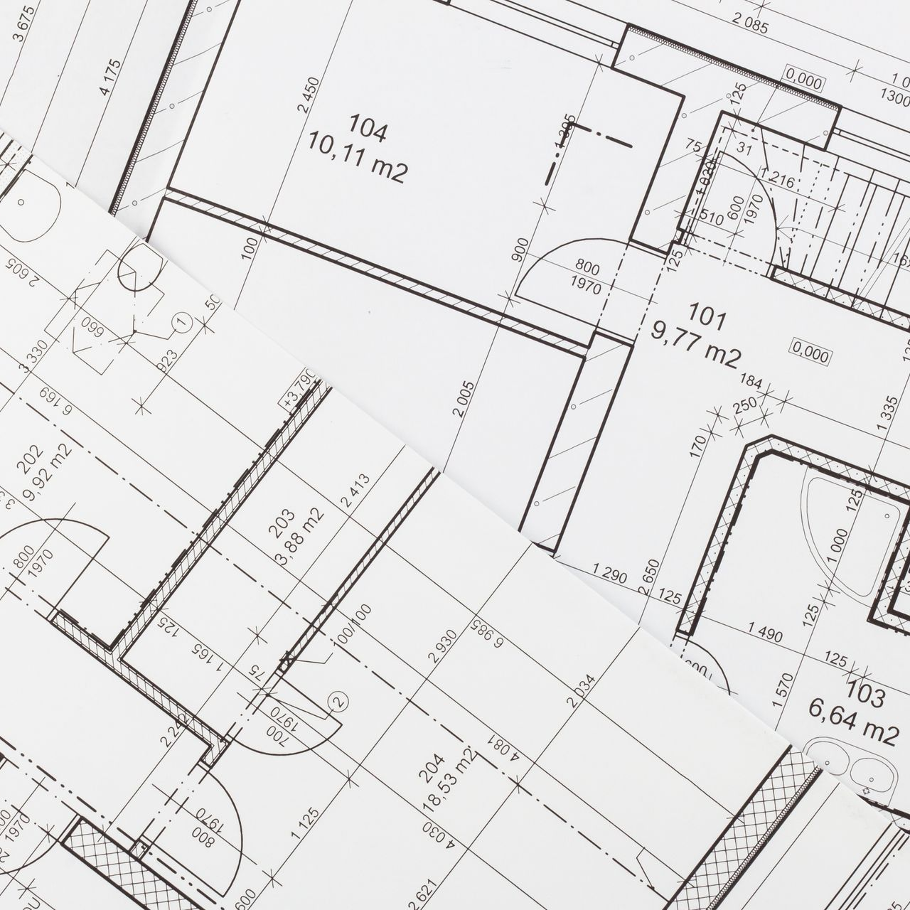 Fragments de plan avec les dimensions de la pièce à l'encre noire.