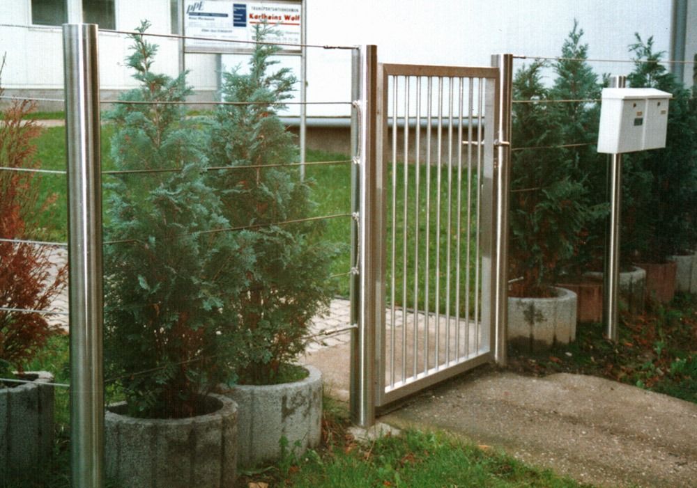 Gartentor aus Edelstahl Standard, mit senkrechten Streben