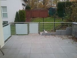 1 teiliges Gartentor aus Edelstahl und Glas, Maßanfertigung