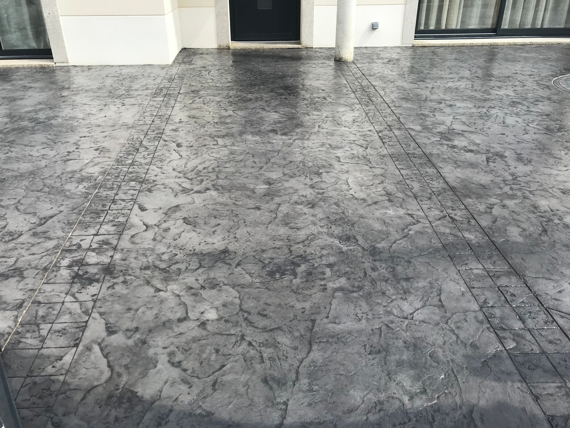 Ajustement du sol en béton