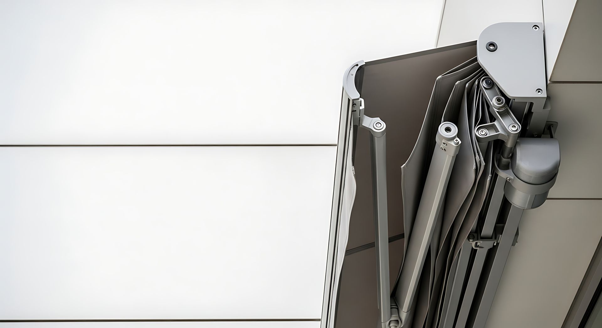 Store banne replié sur lui-même