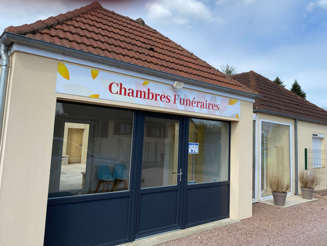 Façade de l'établissement des Pompes Funèbres Pénard.
