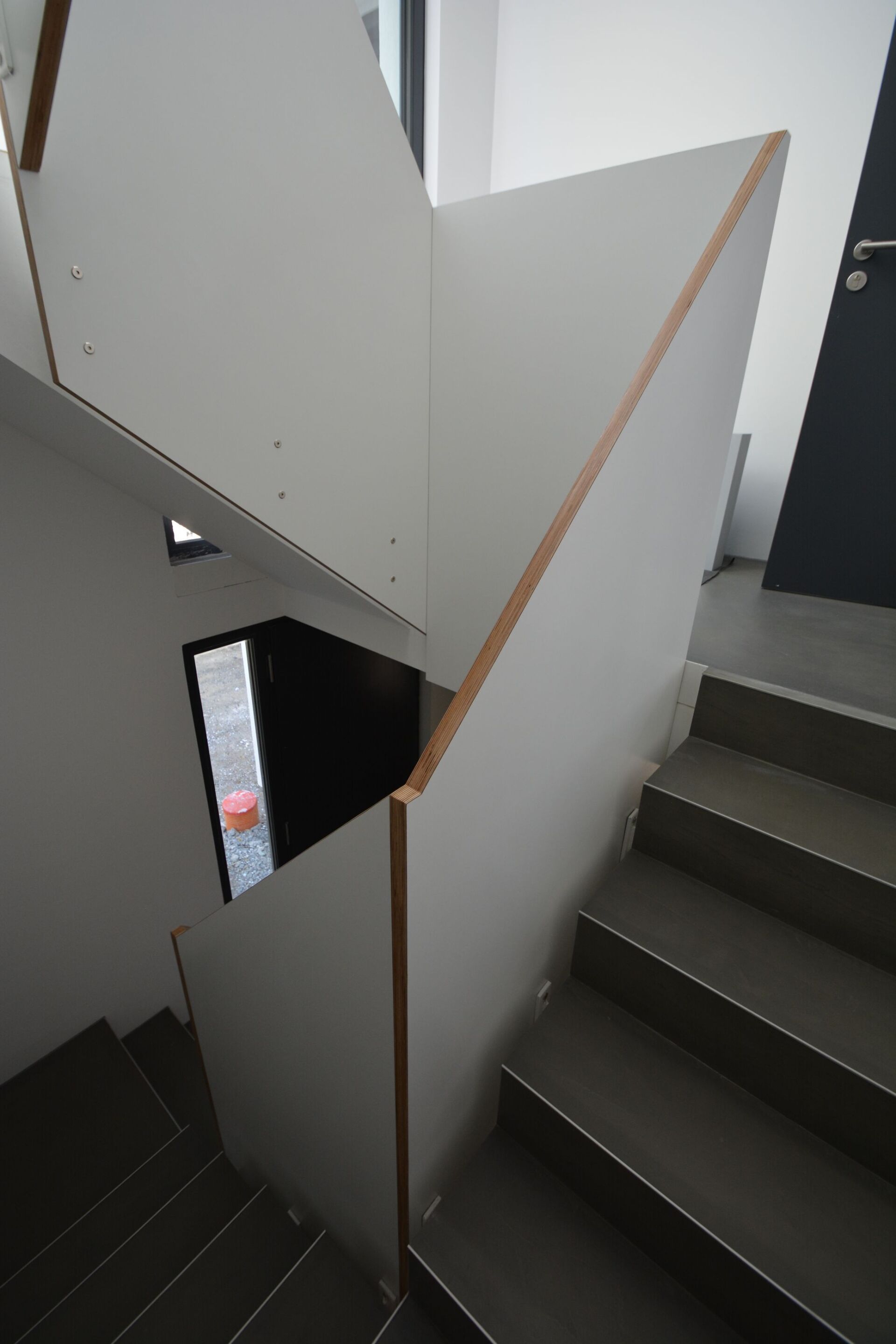 Treppenstufen und Handläufe