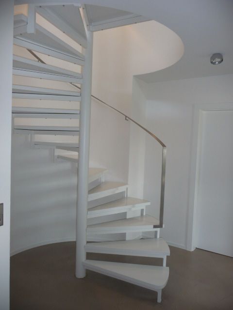 Treppenstufen und Handläufe