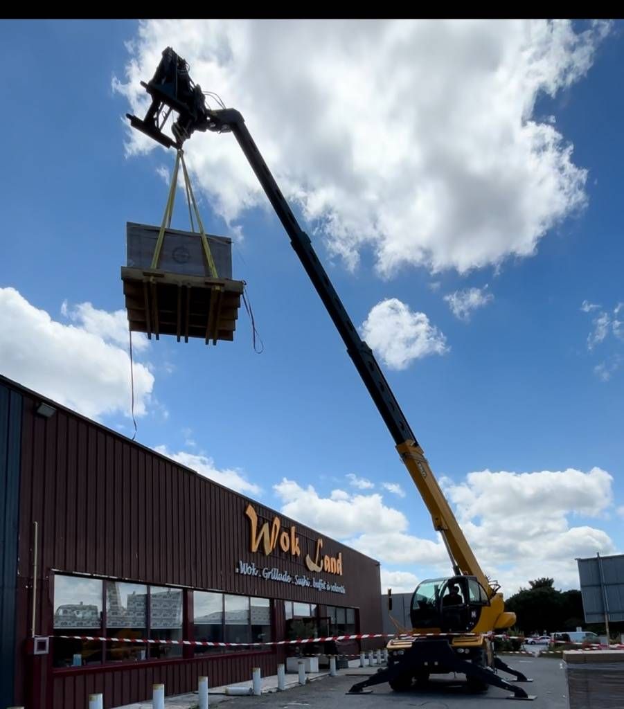Grue de levage sur un chantier