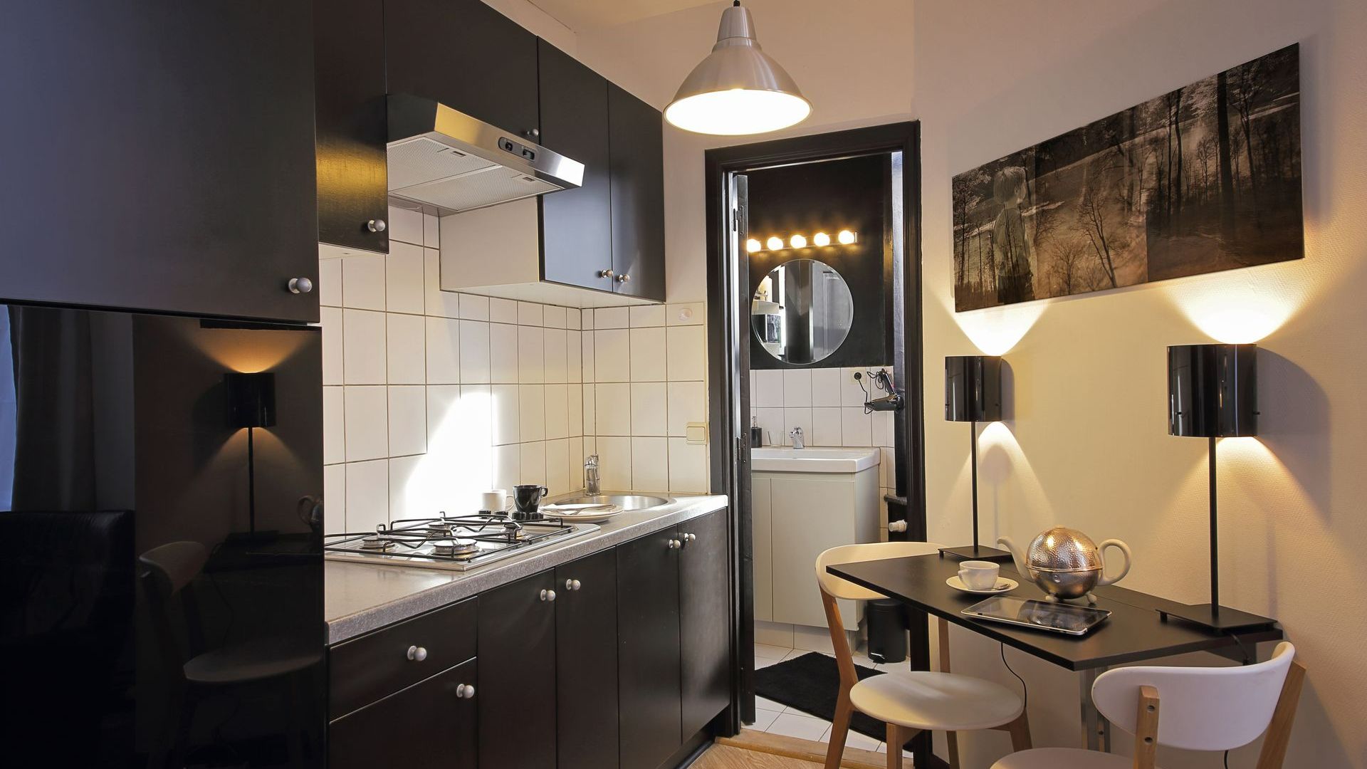 Cuisine avec meubles noirs
