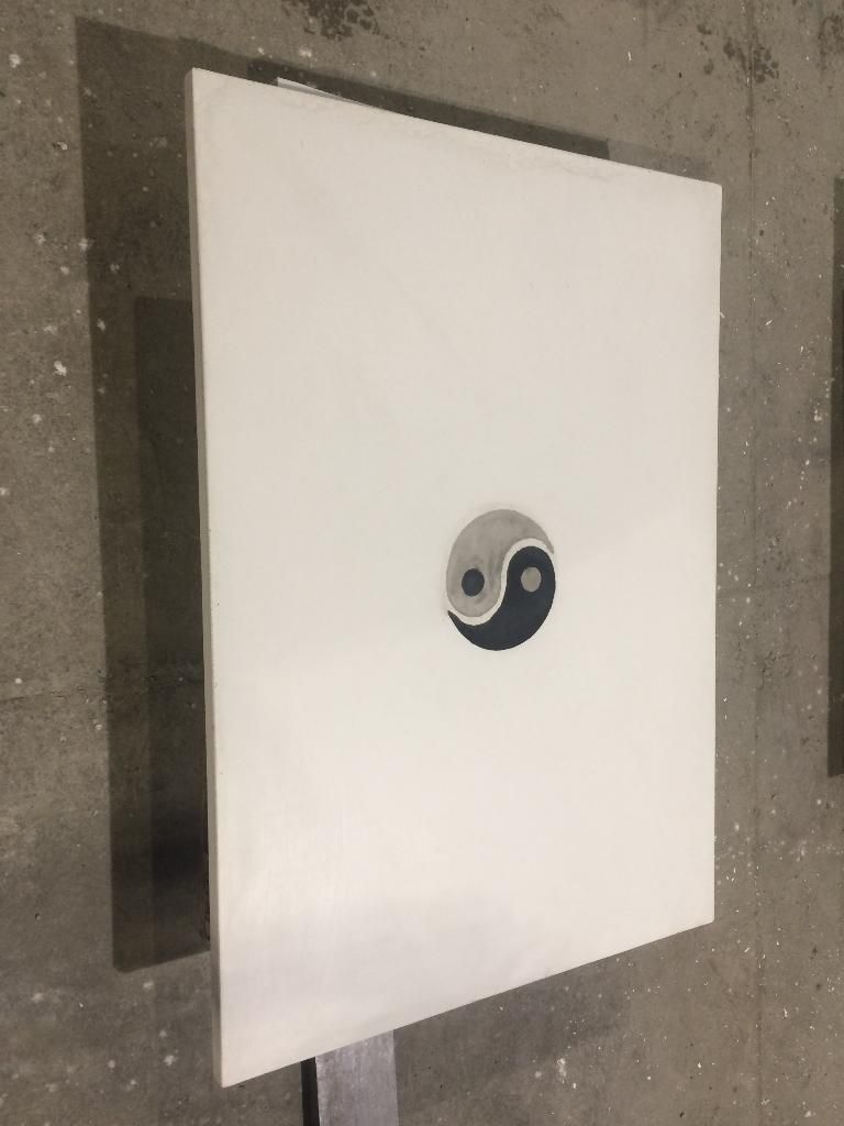 Béton avec motif yin et yang