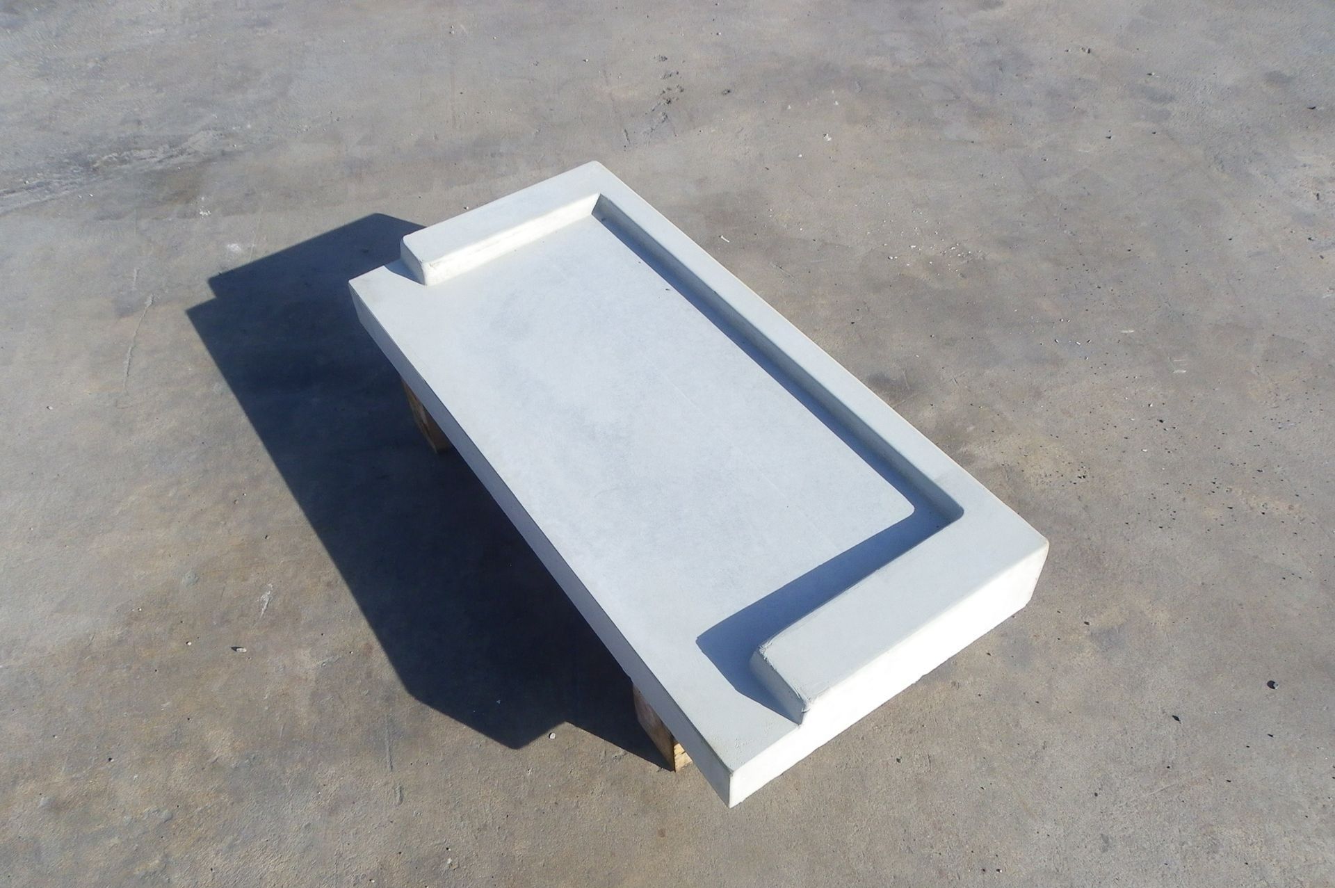 Image d'un banc en pierre