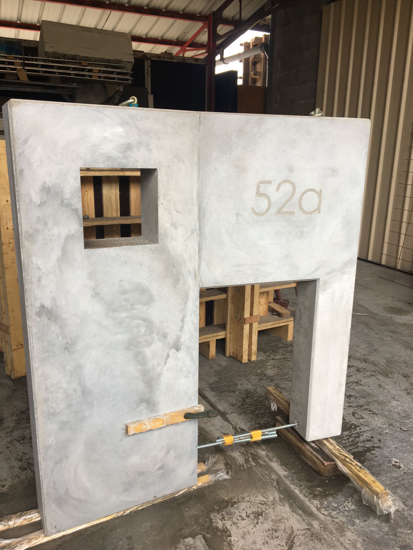 Structure de portail en béton