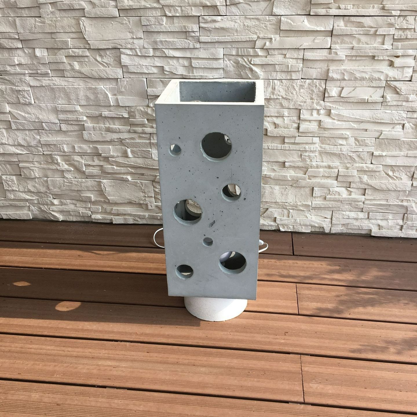 Image d'un luminaire en béton