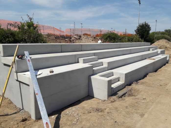Tribune en béton en cour de construction