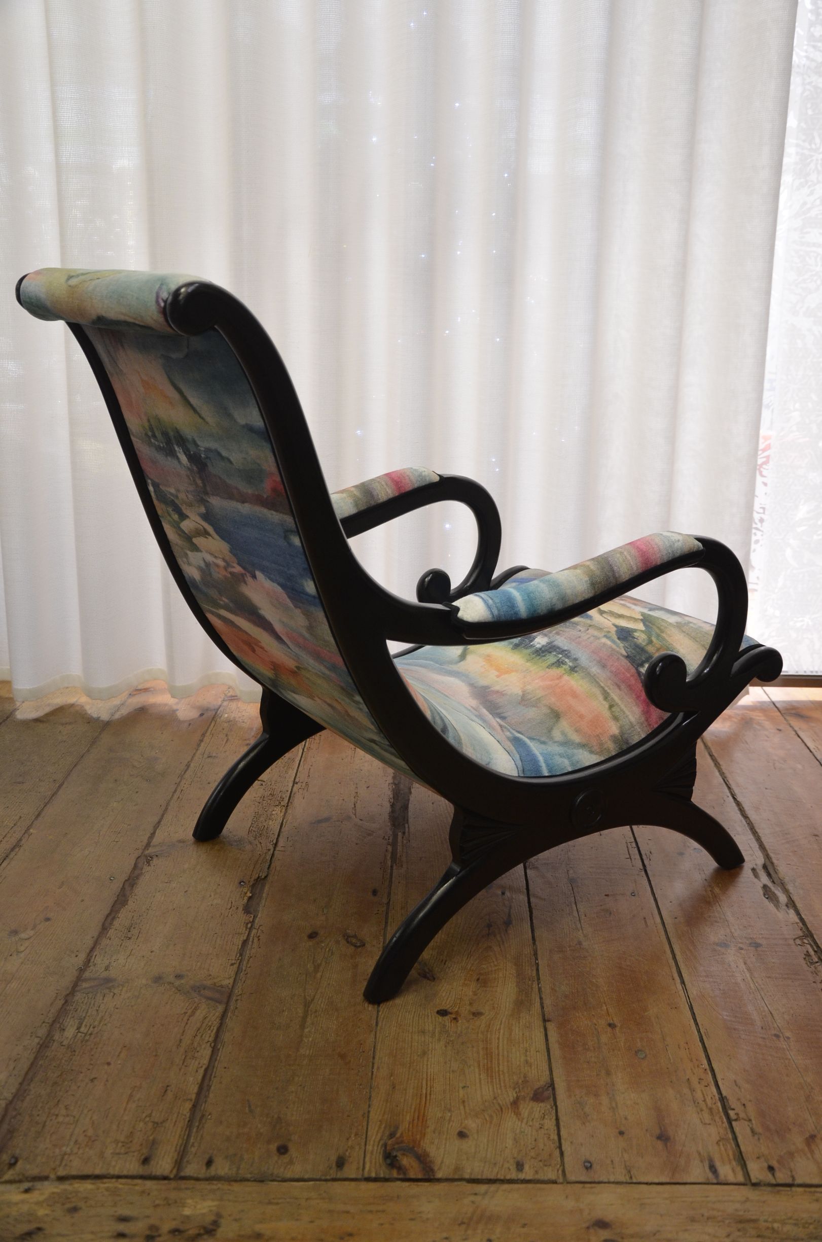 Fauteuil avec un motif de peinture