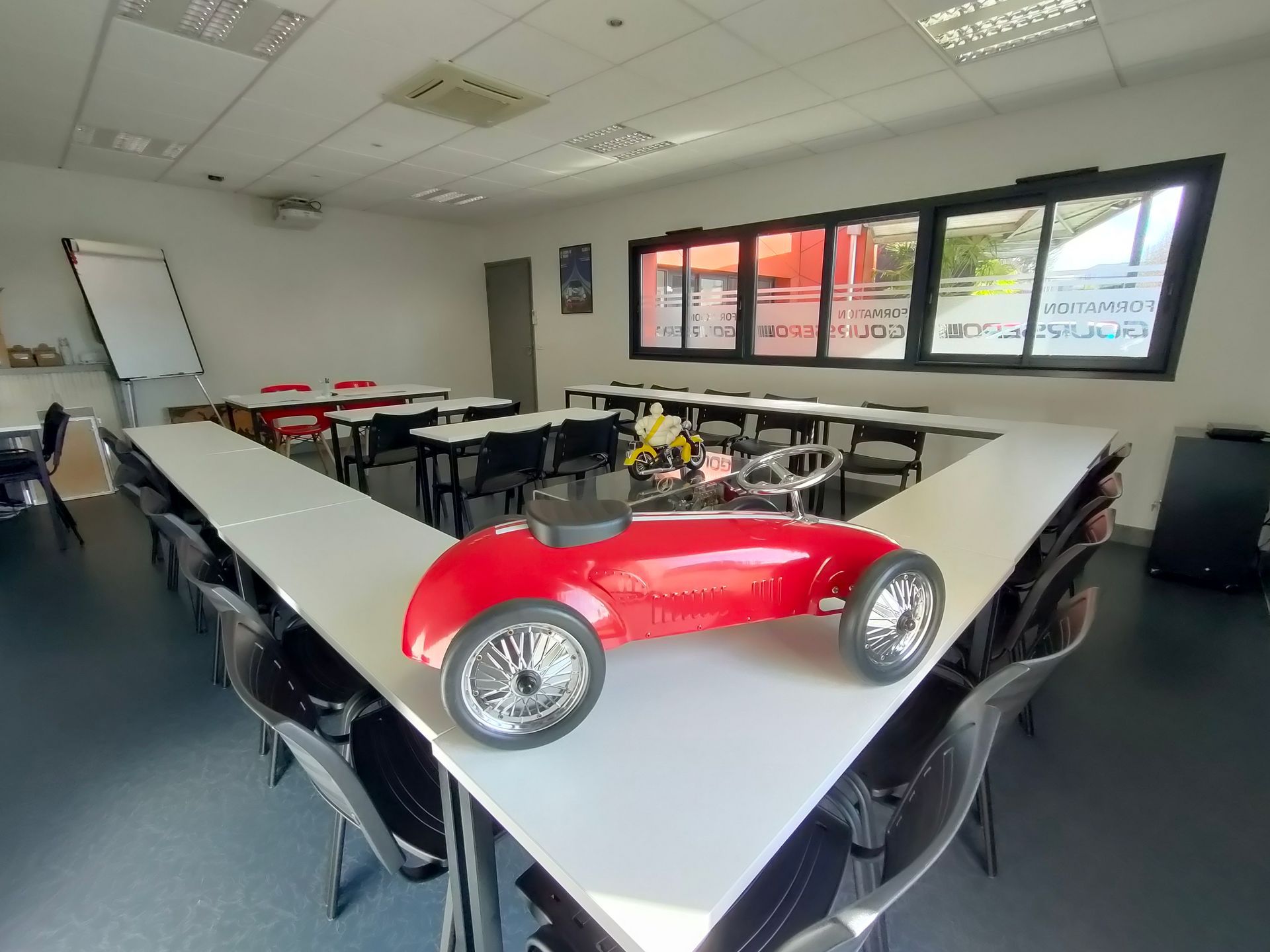 Salle de cours théoriques