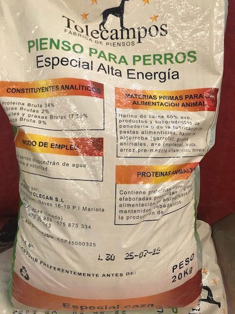 A bag of telecampos pienso para perros especial alta energia