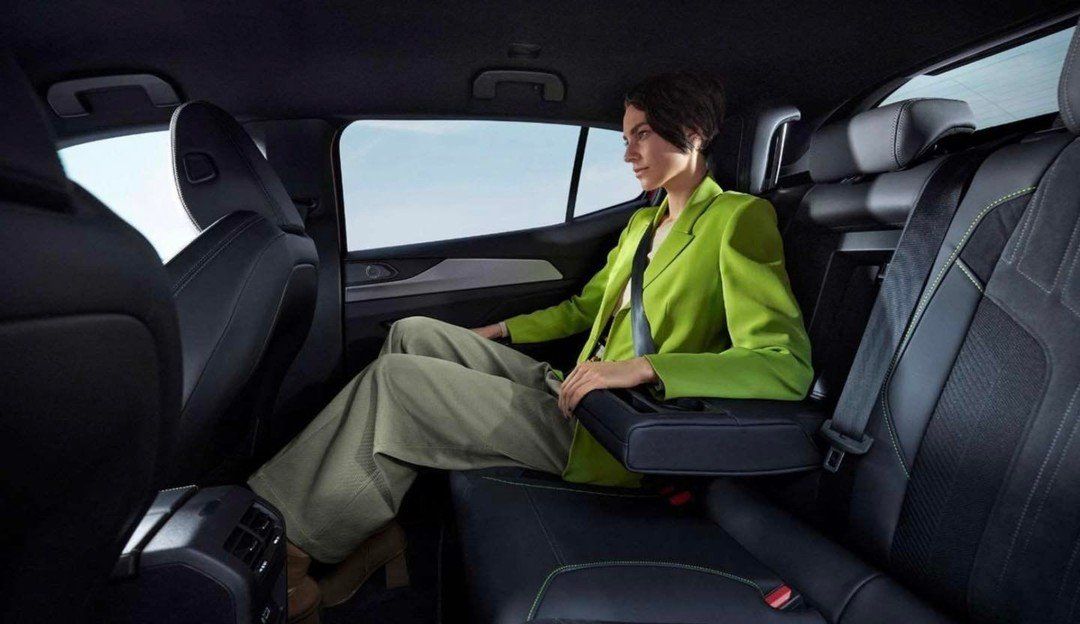 Nouvelle 408 Peugeot habitabilité remarquable