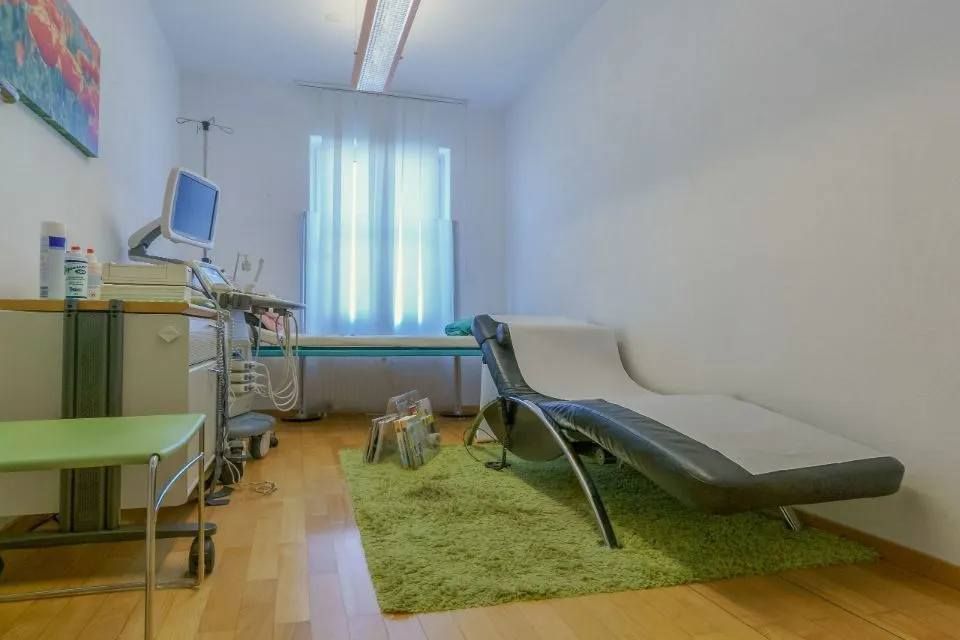 Frauenarztpraxis Dr. med. Simone Kuhn Rigert FMH Gynäkologie und Geburtshilfe