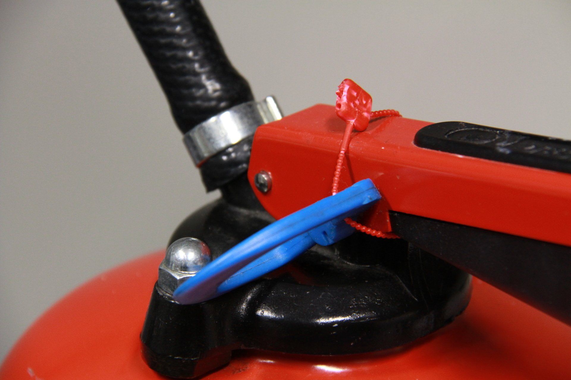 Goupillon d'un extincteur