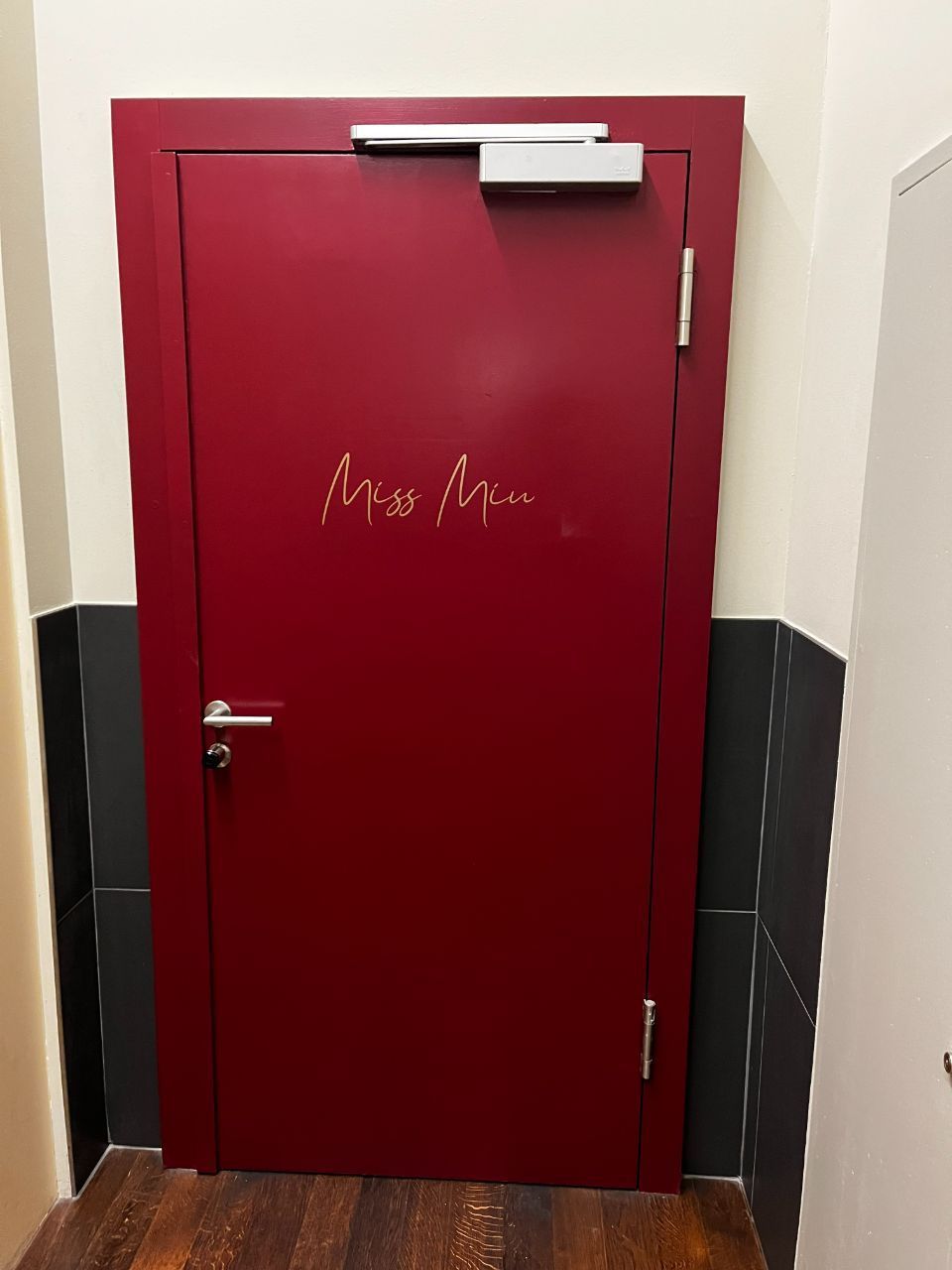 Von der Luca Benedetto Malermeister AG renoviertes Wohnzimmer