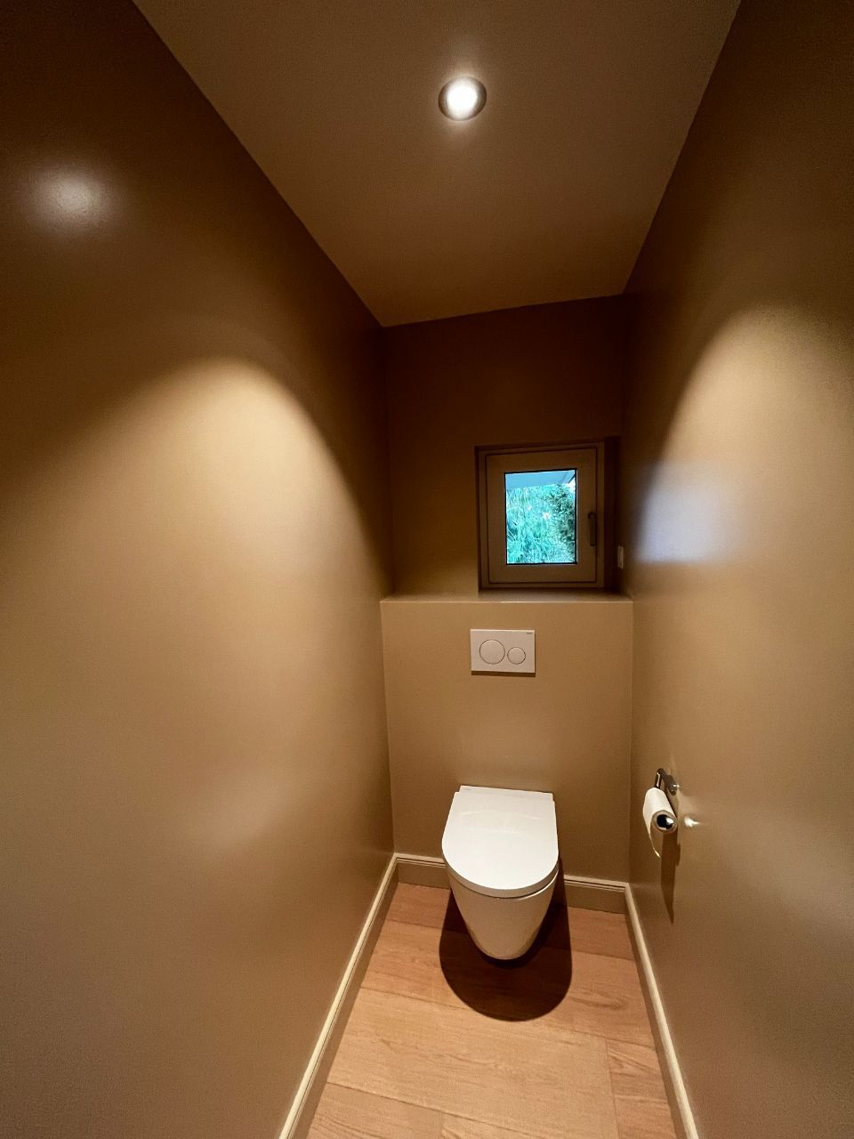 Von der Luca Benedetto Malermeister AG renoviertes Wohnzimmer