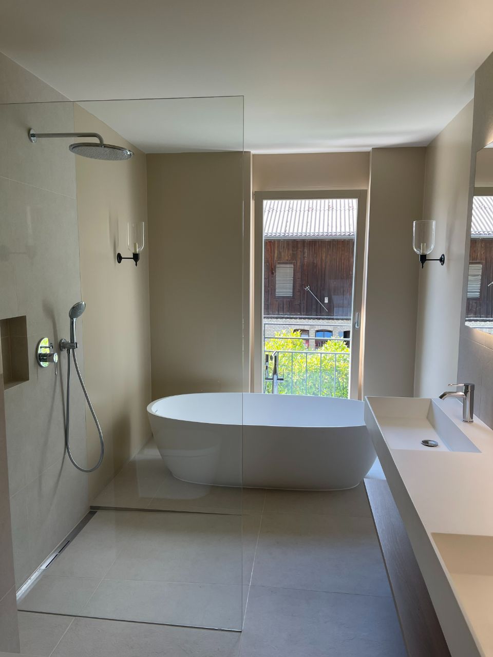 Von der Luca Benedetto Malermeister AG renoviertes Wohnzimmer