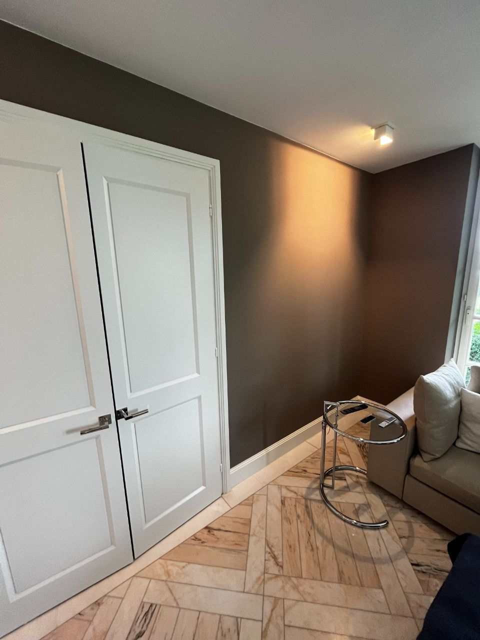 Von der Luca Benedetto Malermeister AG renoviertes Wohnzimmer