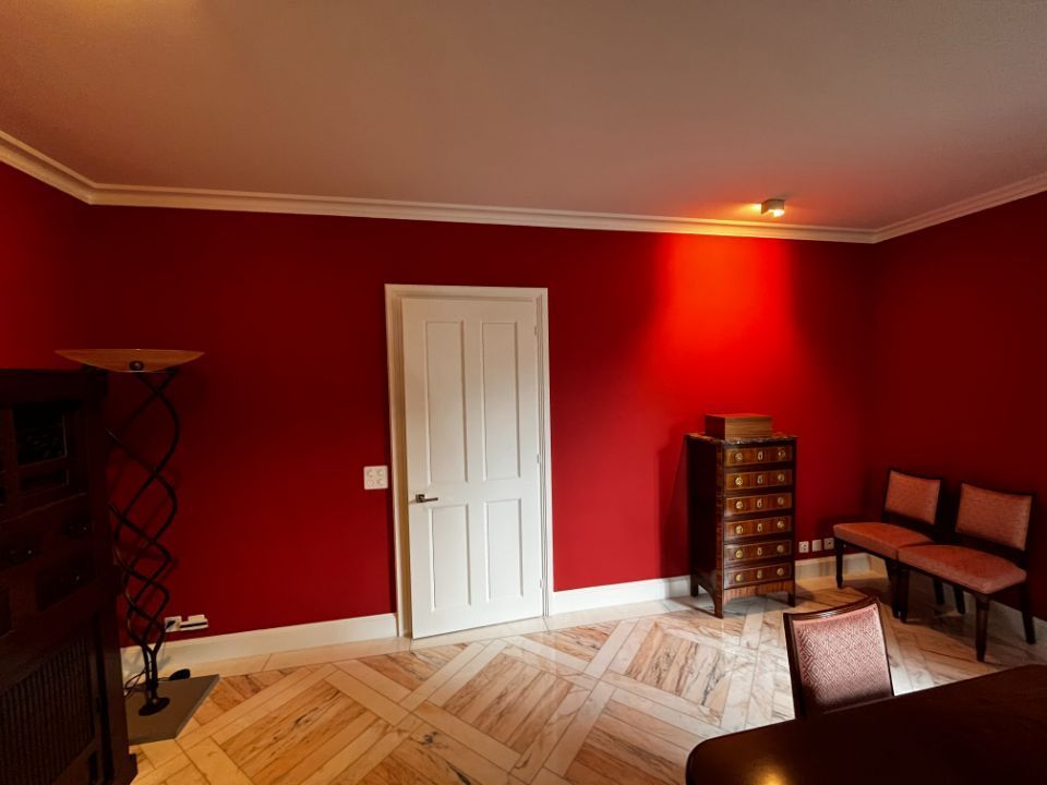 Von der Luca Benedetto Malermeister AG renoviertes Wohnzimmer