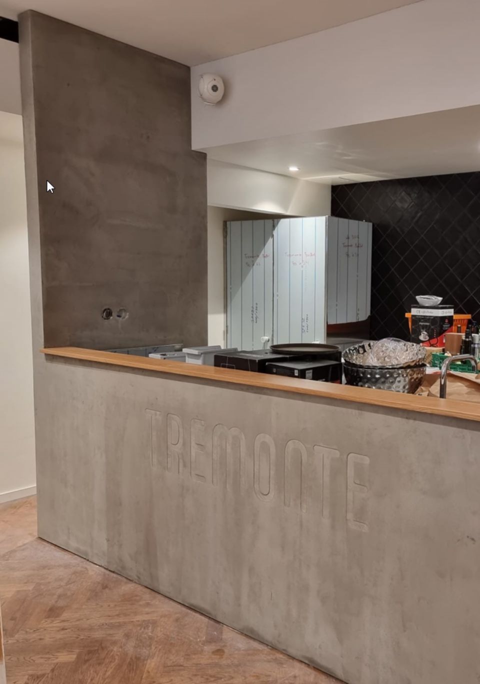 Von der Luca Benedetto Malermeister AG renoviertes Wohnzimmer