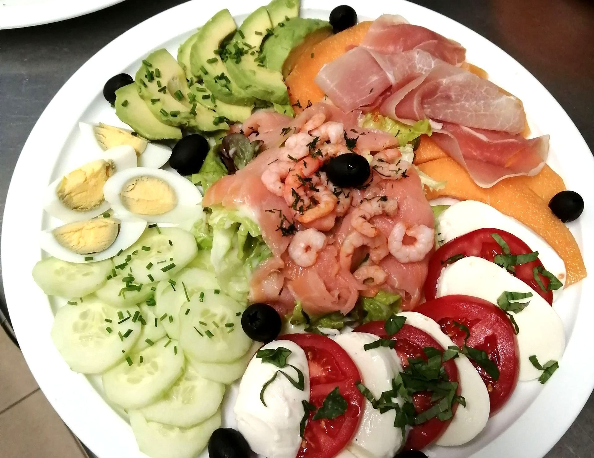 Salade de concombre et de crevettes