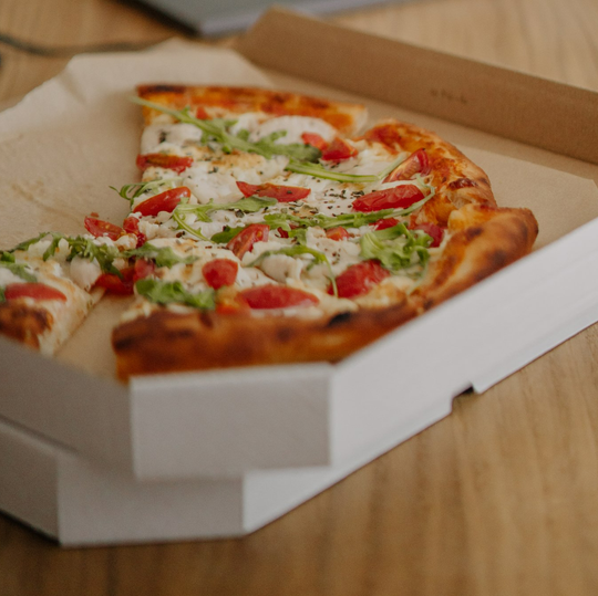 Pizza dans une boite