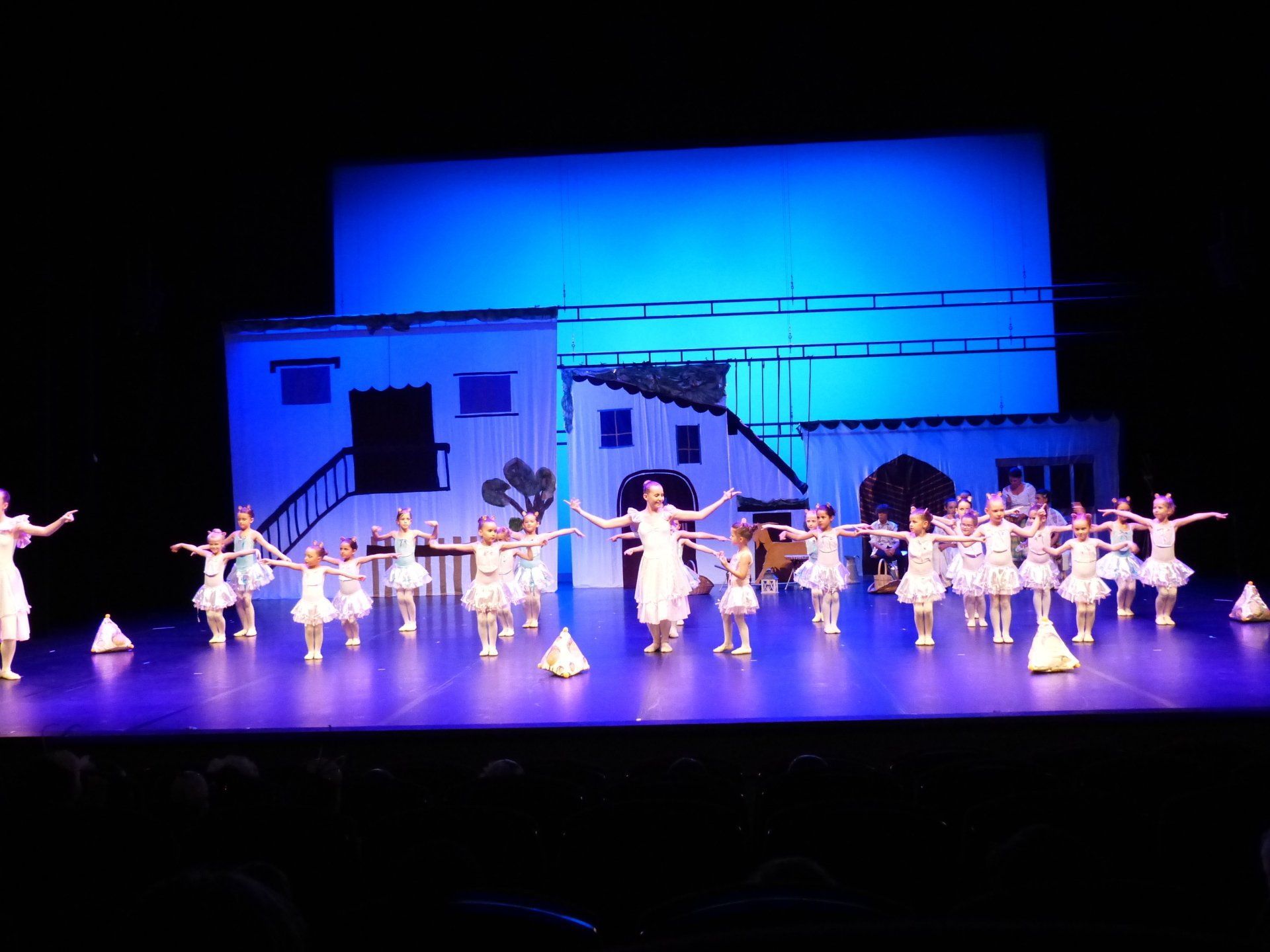 Nombreuses danseuses