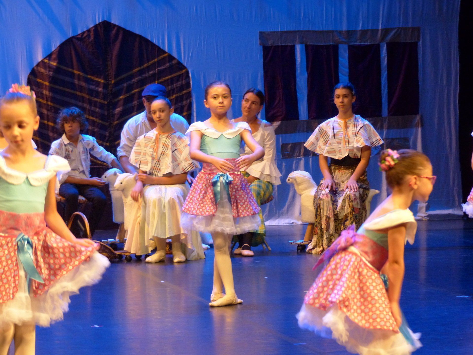 Danseuse enfant au centre