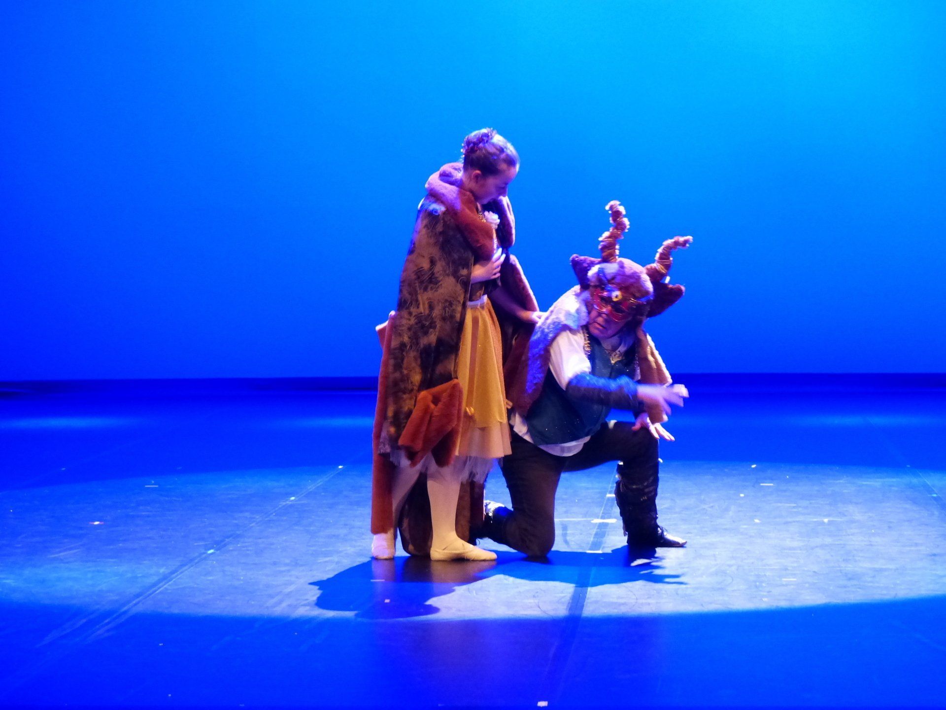 Une danseuse et un danseur