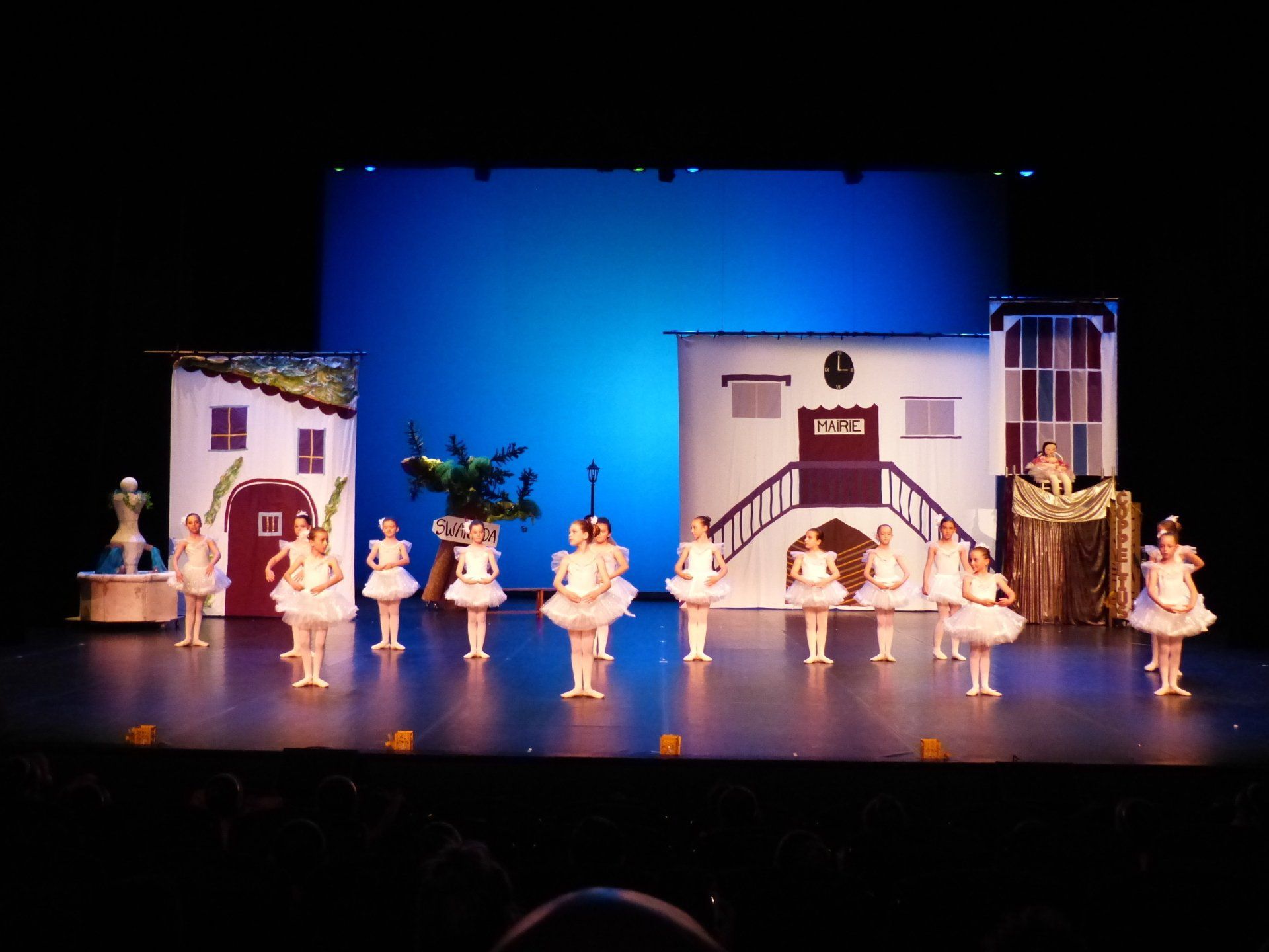 Jeunes danseuses en blanc