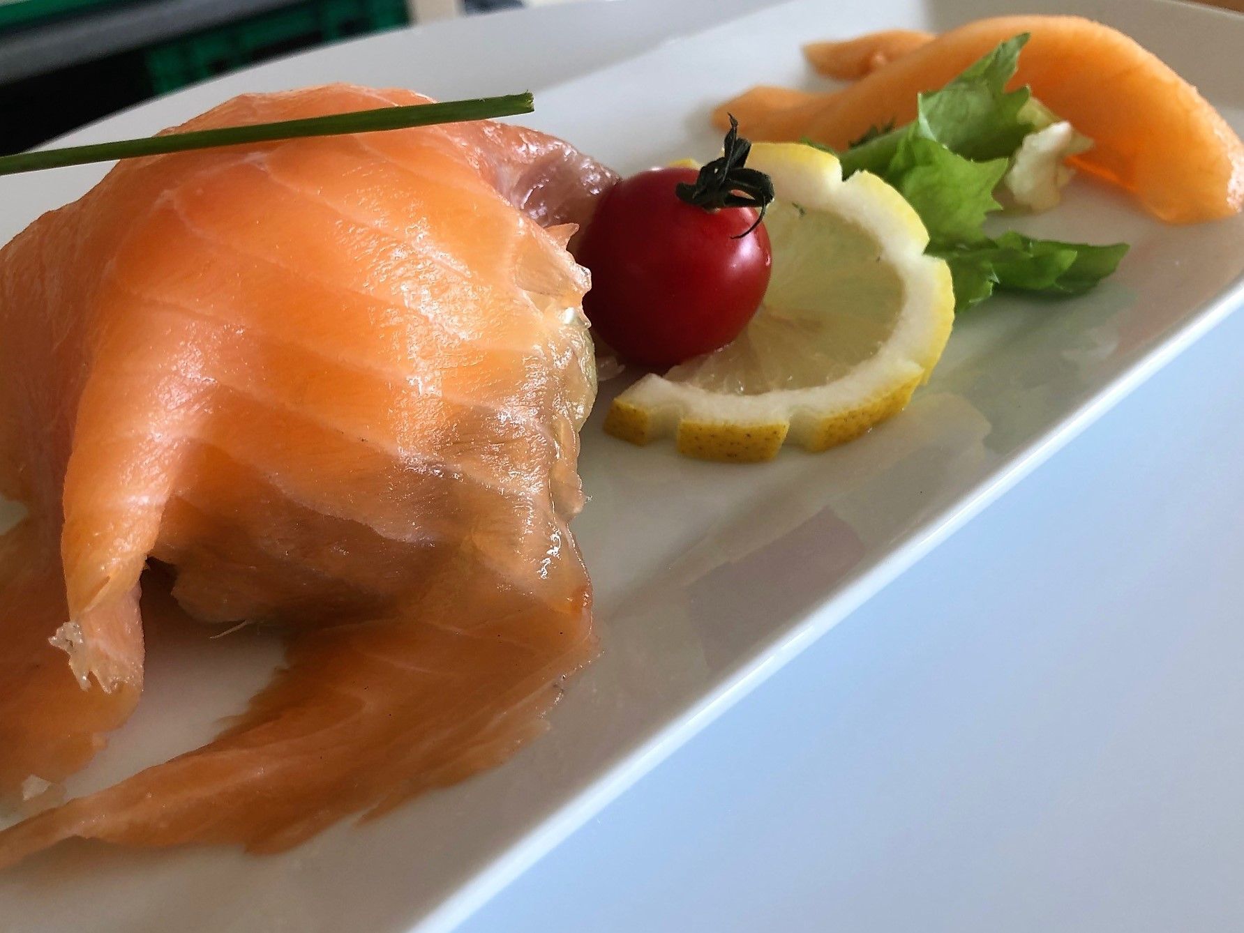 Zoom sur une assiette de saumon