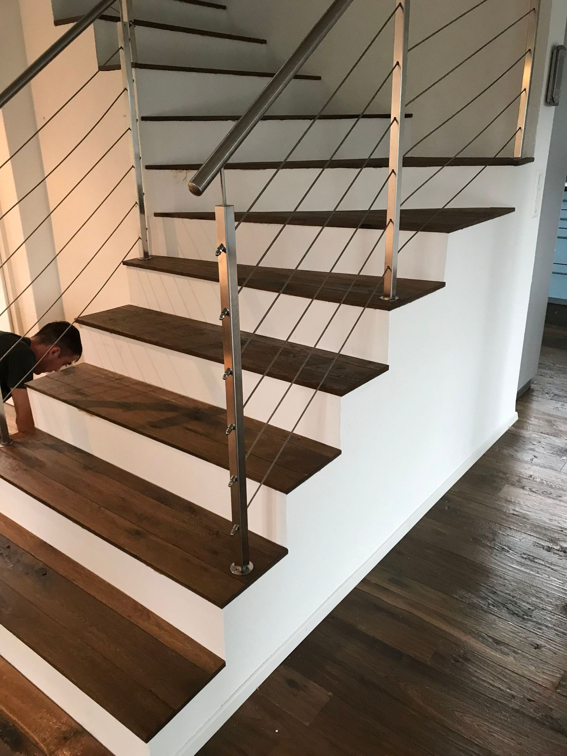 Treppe Bodenbelag erneuern - Pereira Renovationen in Stetten AG