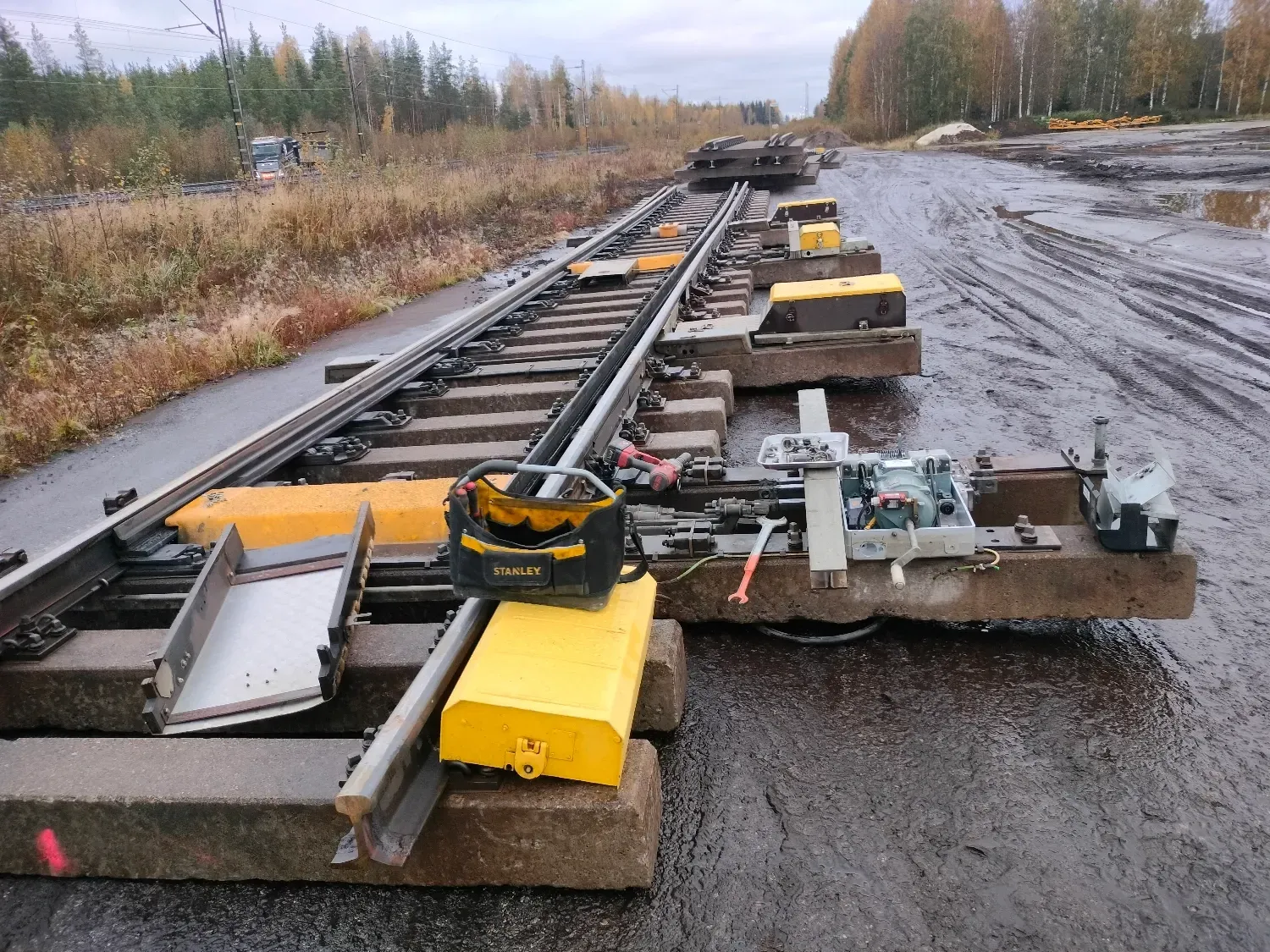 Luotettava rautatiealan kumppani infraurakoitsijoille ja radanpitäjille.