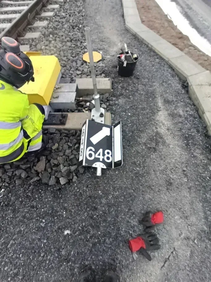 Rataverkon vaatimustenmukaisuuden arviointi ja asiantuntijatyöt Rail Off Oy.